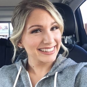 Meet your Posher, Michaela